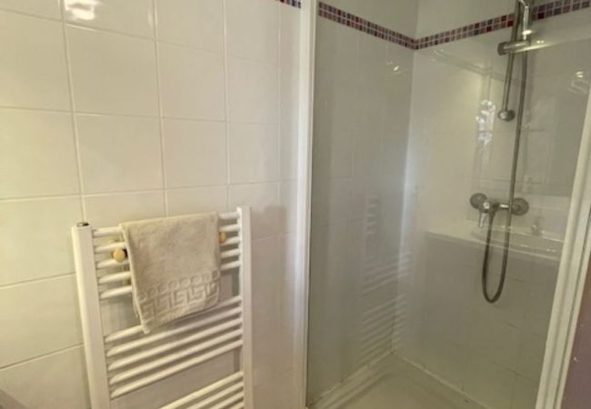 Apartment in Martigues - Carro, proche de la mer, appartement 2 chambres Apartment in Martigues - Carro, proche de la mer, appartement 2 chambres