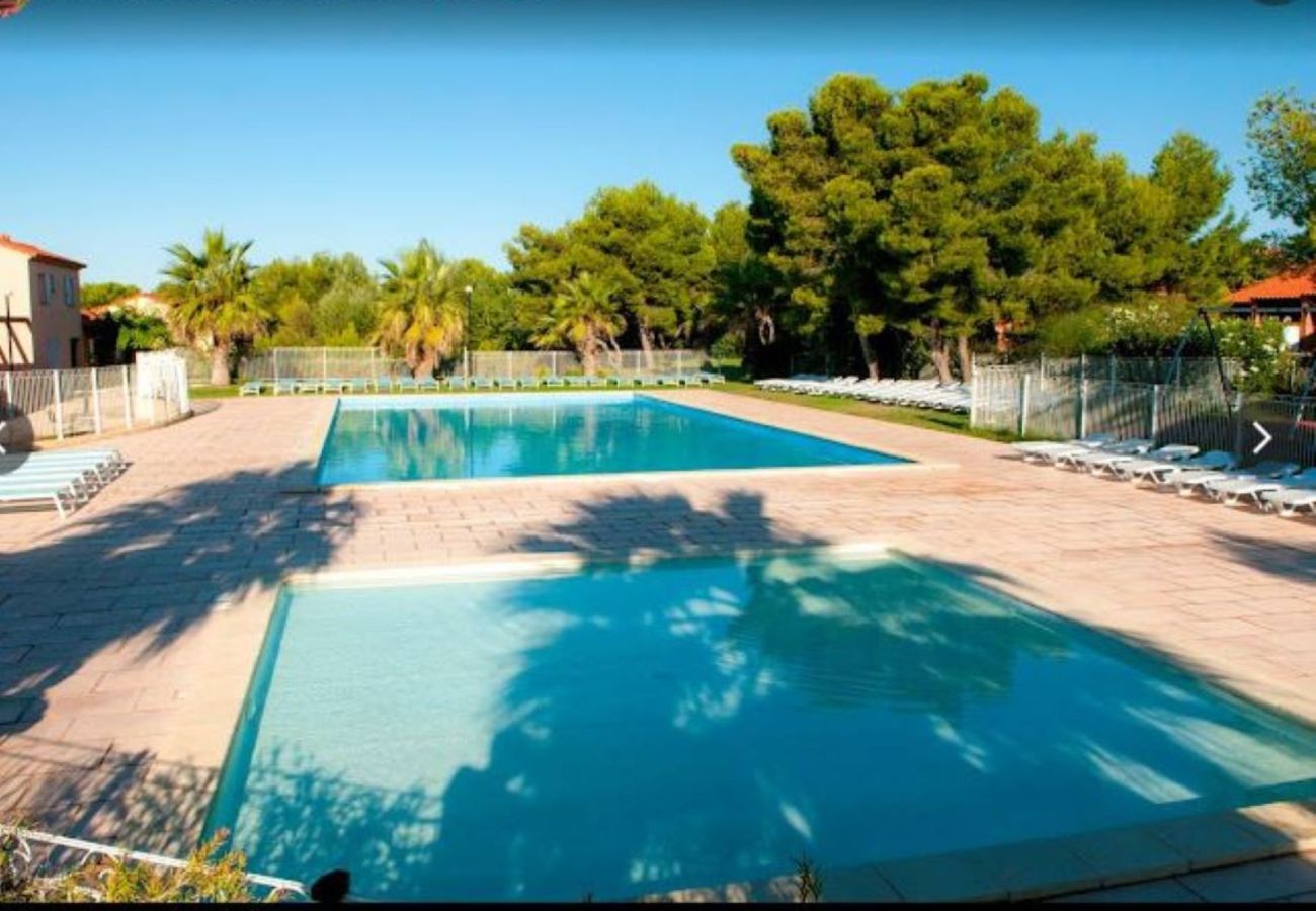 Apartment in Martigues - Carro, proche de la mer, appartement 2 chambres