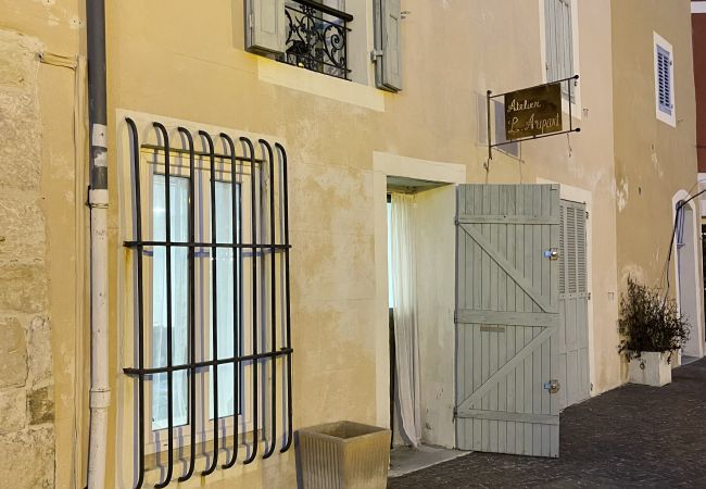 Studio in Martigues - L'Atelier, studio au petit port de Martigues Studio in Martigues - L'Atelier, studio au petit port de Martigues