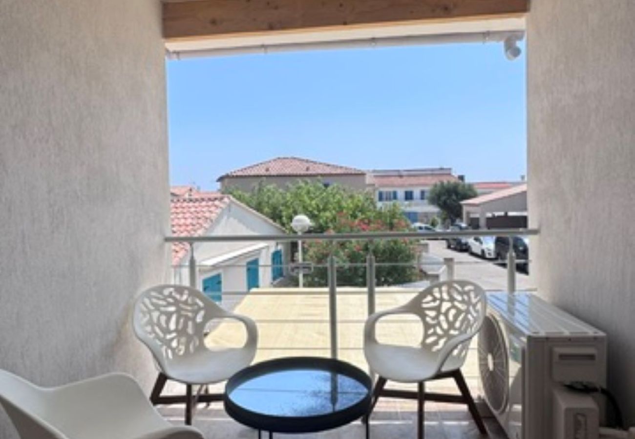 Studio in Martigues - Le Cabanon au village de Carro