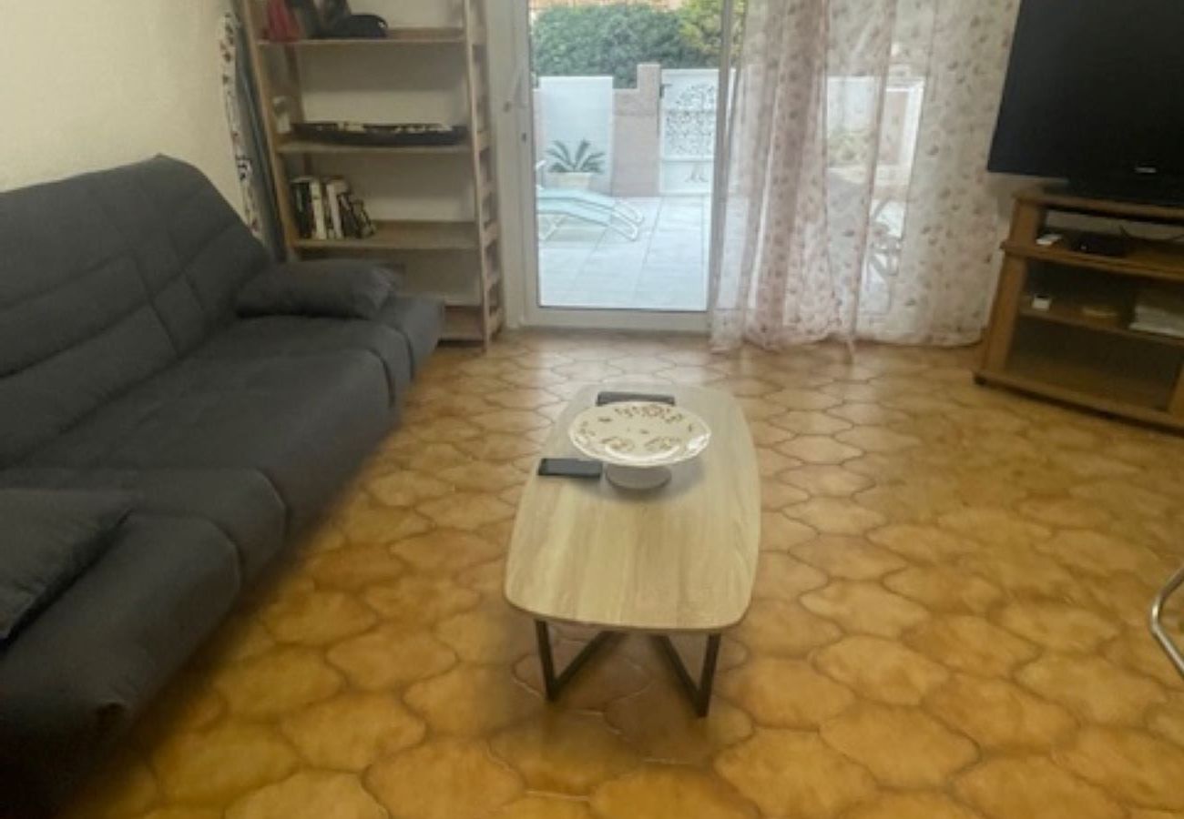 Apartment in Martigues - Carro appart 1 bedroom