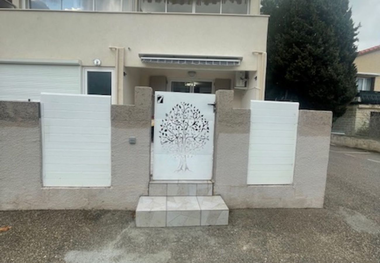 Apartment in Martigues - Carro appart 1 bedroom
