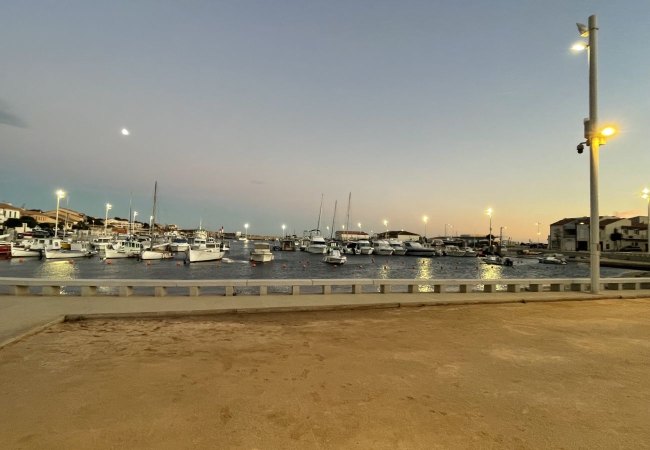 Apartment in Martigues - Carro appart 1 bedroom