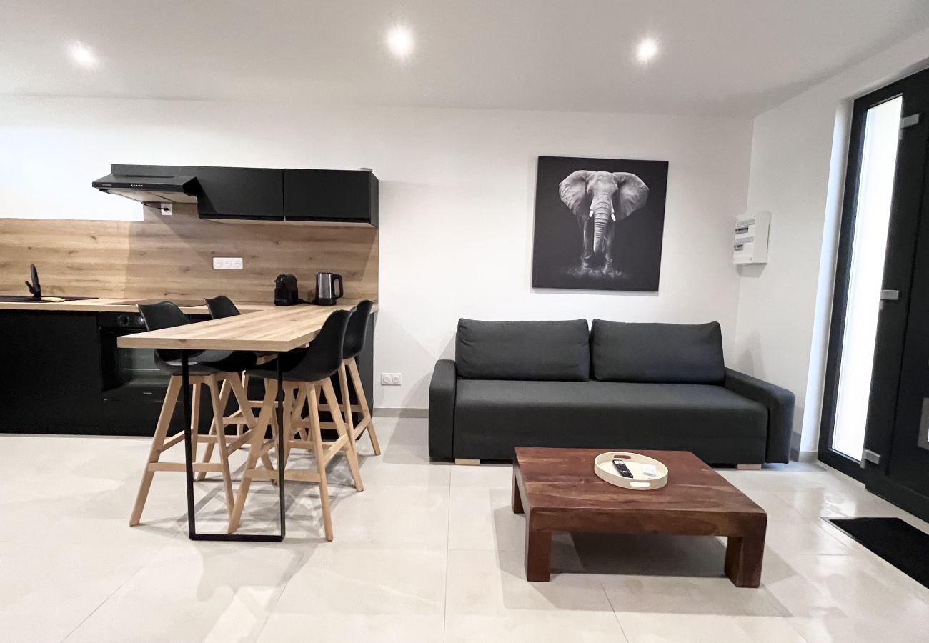 Apartment in Martigues - Logement neuf au centre de Martigues avec parking