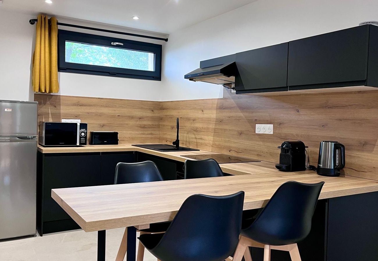 Apartment in Martigues - Logement neuf au centre de Martigues avec parking