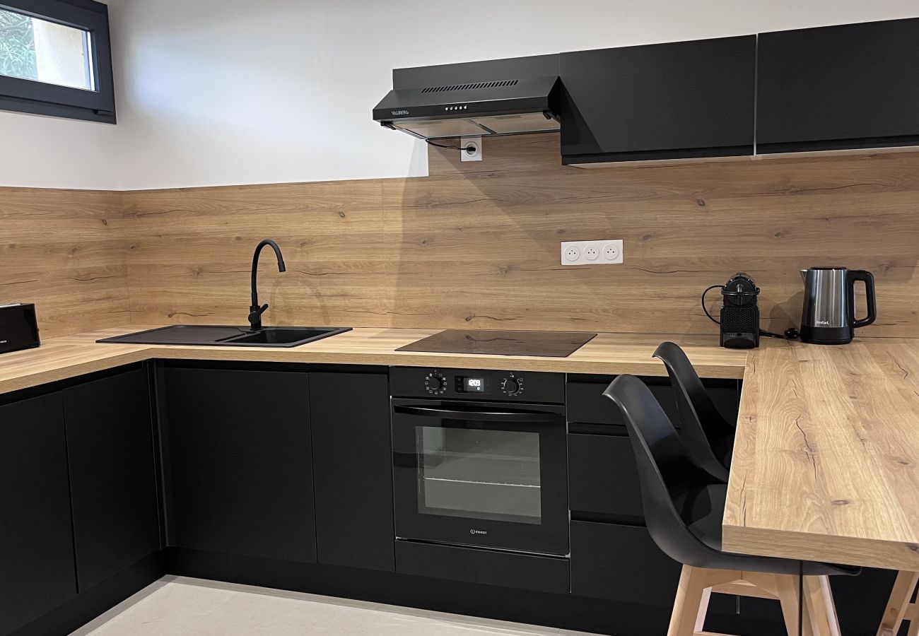 Apartment in Martigues - Logement neuf au centre de Martigues avec parking