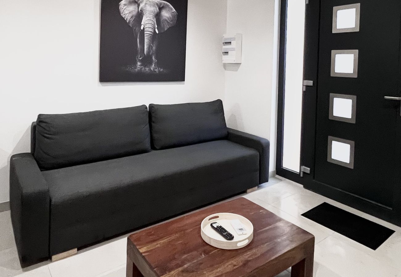 Apartment in Martigues - Logement neuf au centre de Martigues avec parking