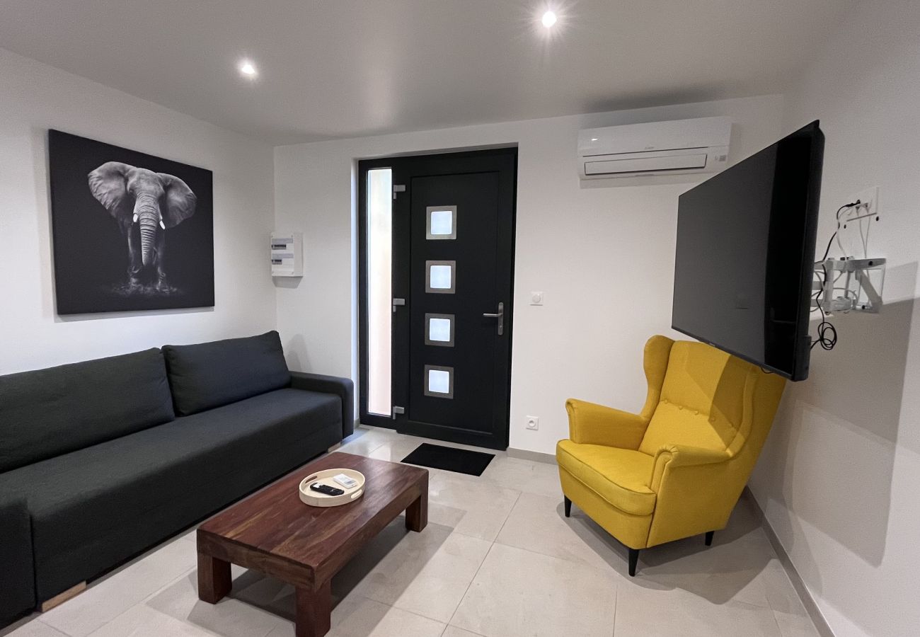 Apartment in Martigues - Logement neuf au centre de Martigues avec parking