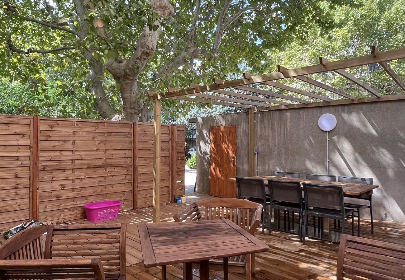 Apartment in Martigues - Logement neuf au centre de Martigues avec parking
