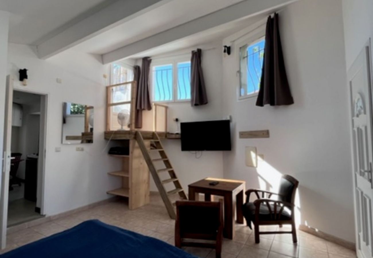 Appartement à Martigues - Cosy T2 les pieds dans l'eau