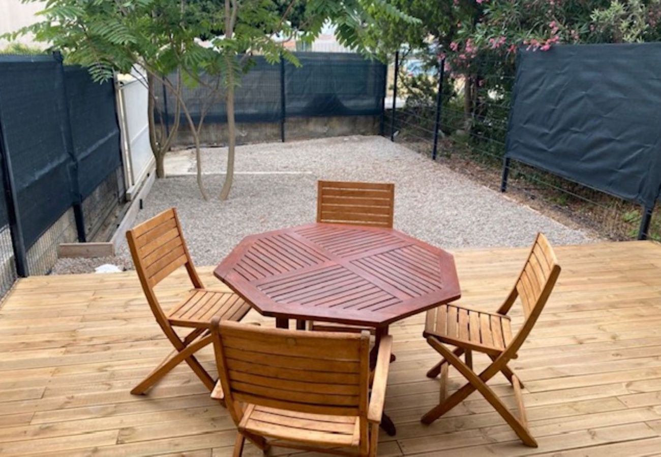 Studio à Martigues - STUDIO AU CENTRE VILLE DE MARTIGUES