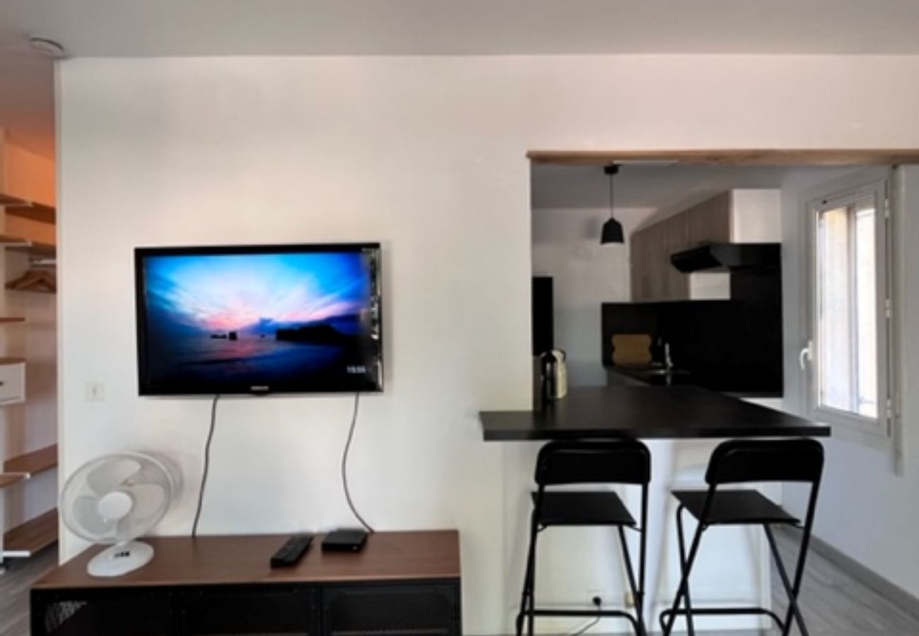 Studio à Martigues - STUDIO AU CENTRE VILLE DE MARTIGUES