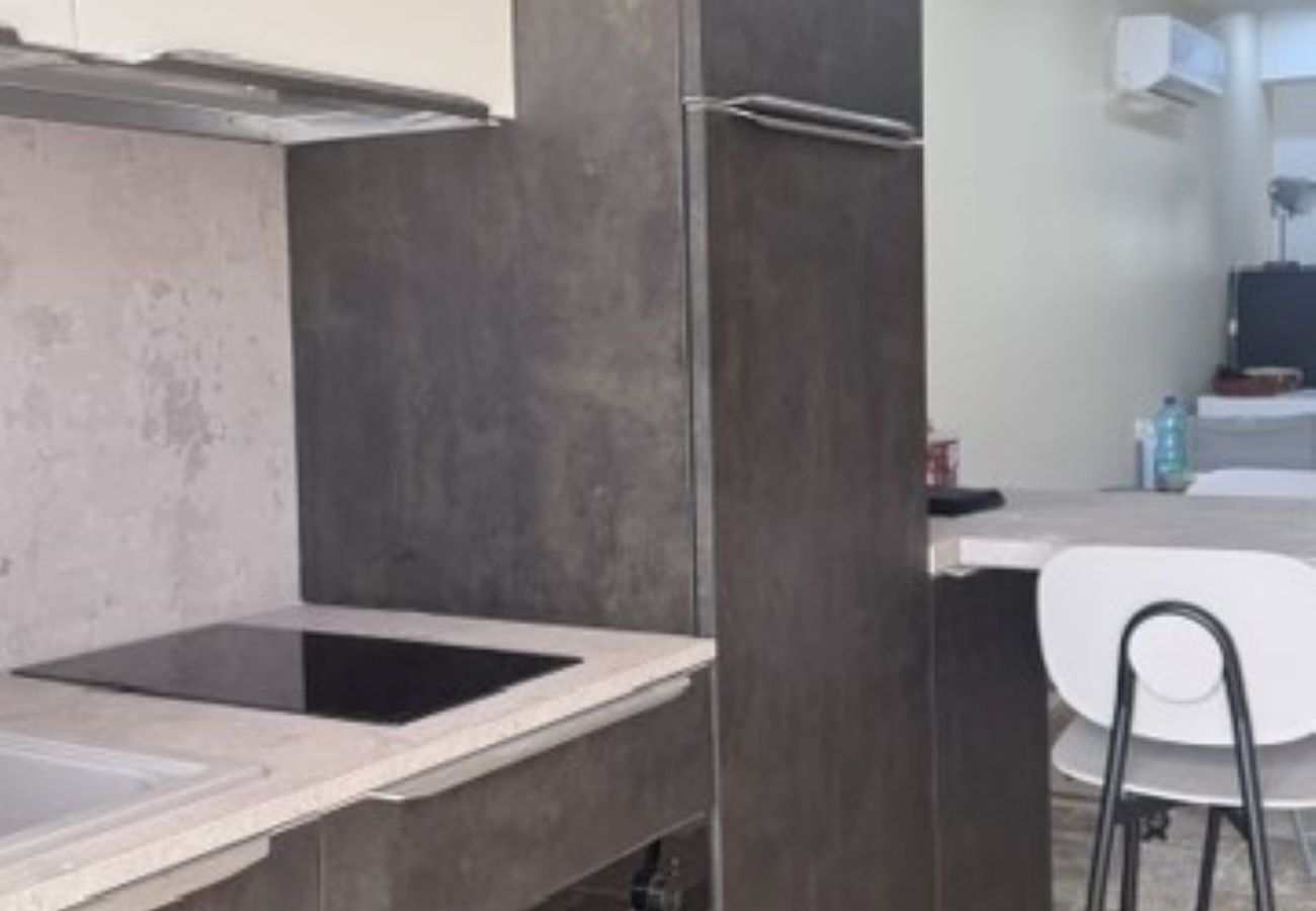 Studio à Martigues - Le Cabanon au village de Carro