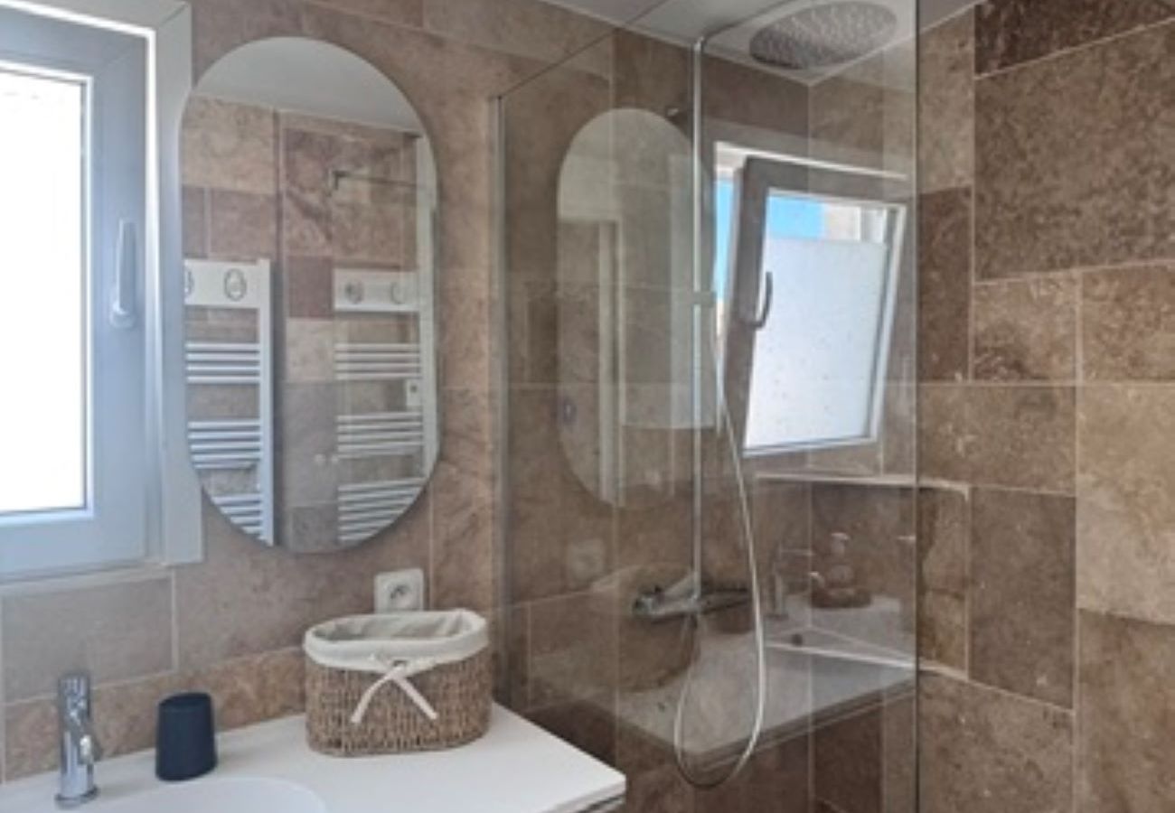 Studio à Martigues - Le Cabanon au village de Carro